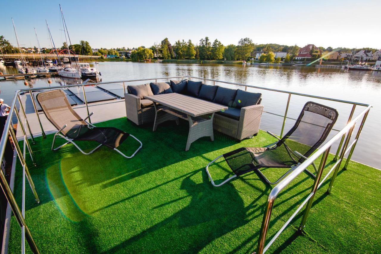 Houseboat- Dom Na Wodzie Z Sauna I Mozliwoscia Plywania Iława Exterior foto